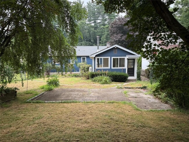 102 Putnam Rd in Cortlandt Manor, NY - Building Photo - Building Photo