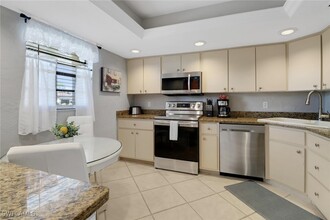 9395 Pennsylvania Ave in Bonita Springs, FL - Building Photo - Building Photo