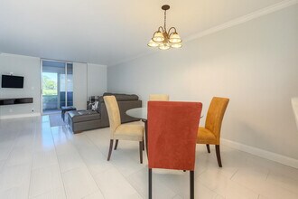 6161 NW 2nd Ave in Boca Raton, FL - Building Photo - Building Photo