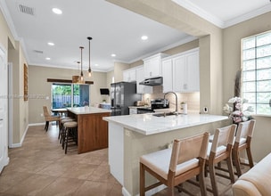 8986 SW 214th Ter in Cutler Bay, FL - Foto de edificio - Building Photo