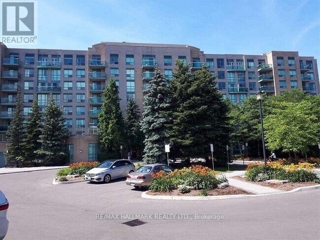 3 Ellesmere St in Richmond Hill, ON - Building Photo - Building Photo