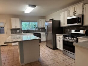 5229 Brewster Dr in Laredo, TX - Building Photo - Building Photo