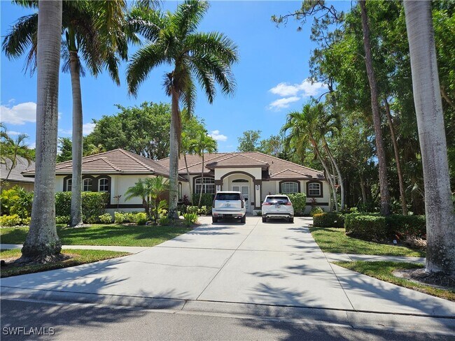 8122 Wilshire Lakes Blvd in Naples, FL - Building Photo - Building Photo