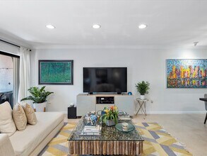 9001 SW 94th St in Miami, FL - Building Photo - Building Photo