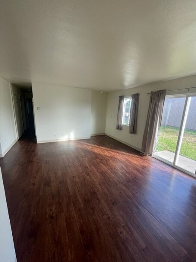 202 Sheila in Santa Maria, CA - Building Photo - Building Photo