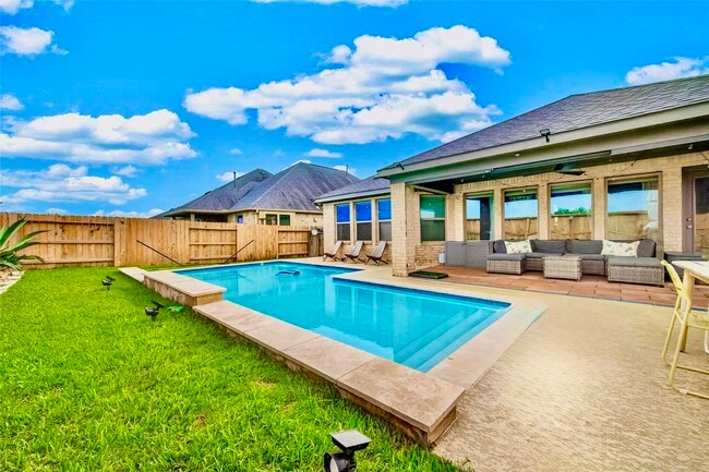 property at 1643 Pickford Knolls Ln
