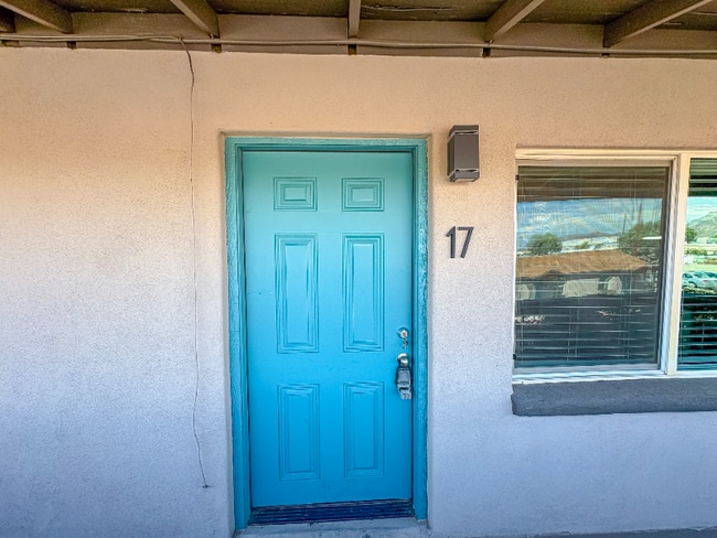 1110 E Highland Ave in Phoenix, AZ - Foto de edificio - Building Photo