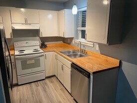 5804 186th Ave E, Unit C in Lake Tapps, WA - Building Photo