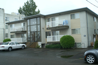 Patricia Apartments in Seattle, WA - Foto de edificio - Building Photo