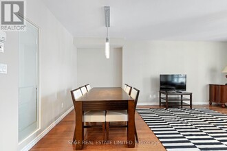 263-263 Wellington St W in Toronto, ON - Building Photo - Building Photo