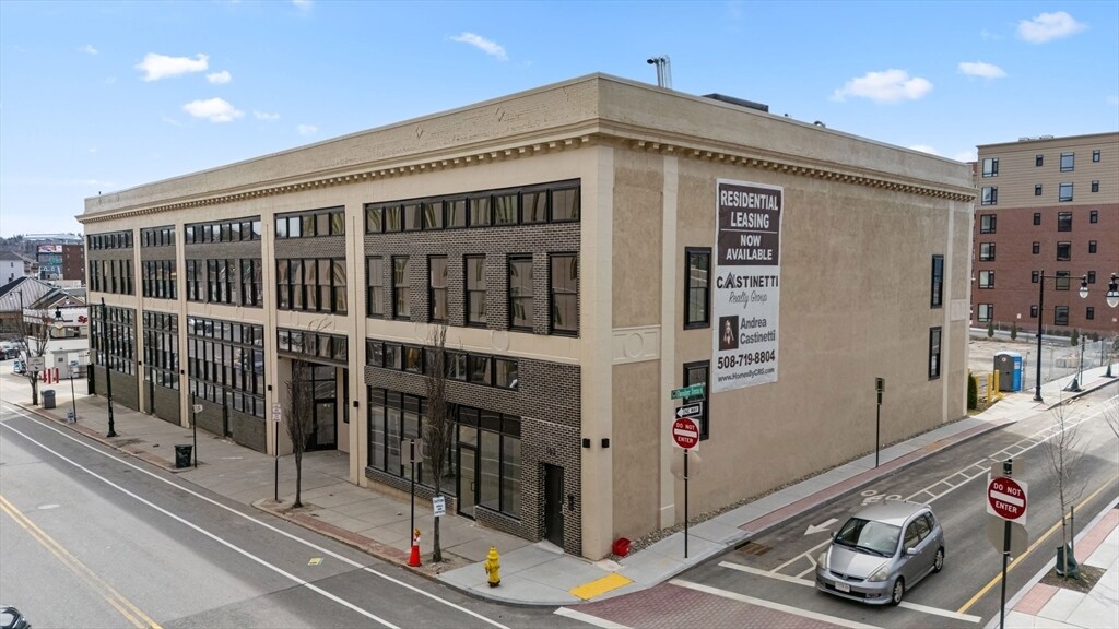153 Green St in Worcester, MA - Building Photo