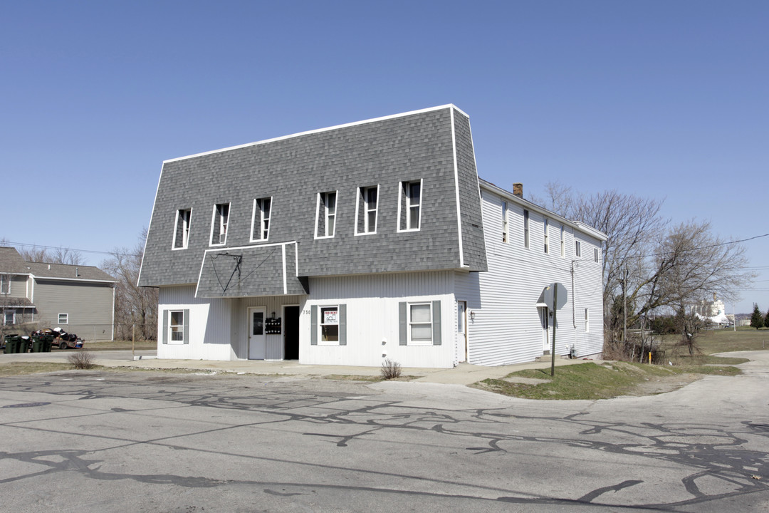 730 W Washington Ave in Muskegon, MI - Foto de edificio