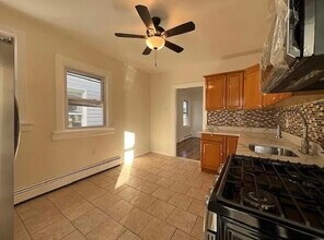 135 Lord Ave in Bayonne, NJ - Building Photo - Building Photo