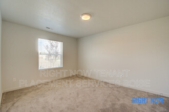 5015 W Ladle Rpds Dr in Meridian, ID - Building Photo - Building Photo