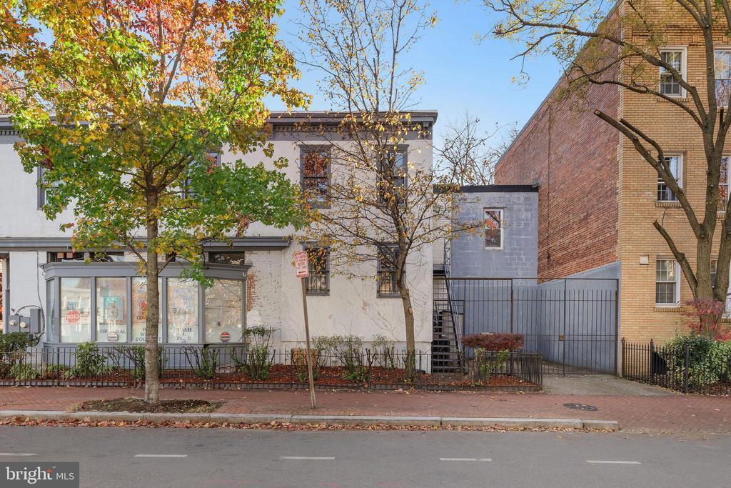 721 D St NE in Washington, DC - Building Photo