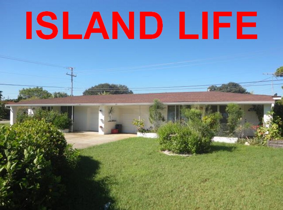 812 Harbor Dr S in Venice, FL - Building Photo