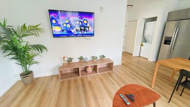 1534 NW 1st St, Unit SI FL1-ID1022312P in Miami, FL - Building Photo - Building Photo