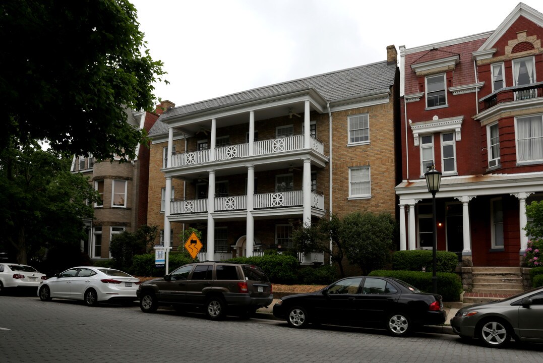 1630 Monument Ave in Richmond, VA - Foto de edificio