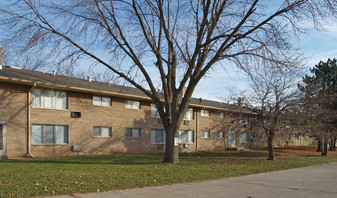 5501 N 76th St Apartments