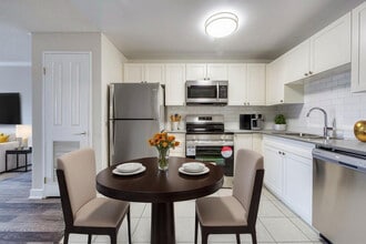 Regency in Kitchener, ON - Building Photo - Building Photo