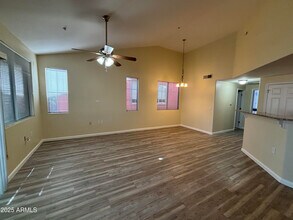 1920 E Bell Rd in Phoenix, AZ - Building Photo - Building Photo