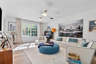 607 Melaleuca Ln in Miami, FL - Building Photo - Building Photo