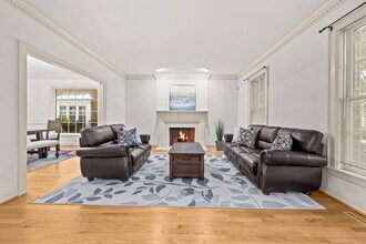 325 Raleigh Ave in Norfolk, VA - Foto de edificio - Building Photo