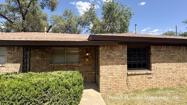 2217 26th St in Lubbock, TX - Foto de edificio - Building Photo