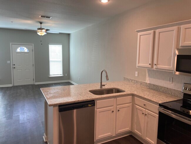 2272 Del Carmel Way in Tallahassee, FL - Foto de edificio - Building Photo