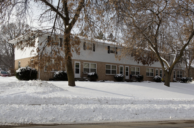 504 1st St S in Buffalo, MN - Foto de edificio - Building Photo