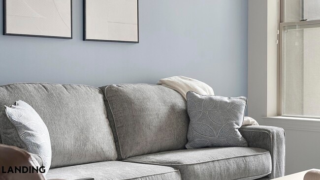 2420 Peachtree Rd NW in Atlanta, GA - Foto de edificio - Building Photo