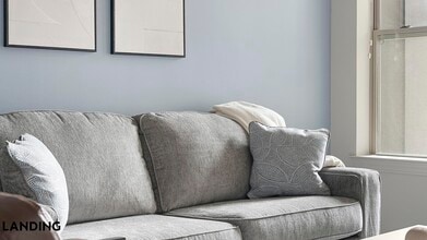 2420 Peachtree Rd NW in Atlanta, GA - Foto de edificio - Building Photo