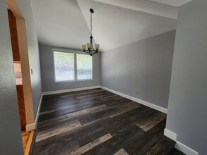 20673 Marine View Dr SW in Normandy Park, WA - Building Photo - Building Photo
