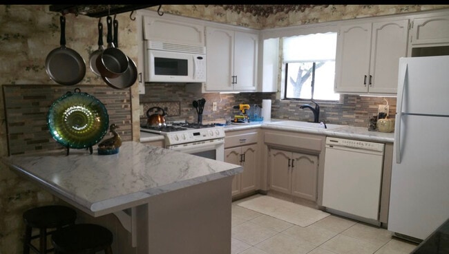 1202 N McKinley Ct in Dinuba, CA - Building Photo - Building Photo