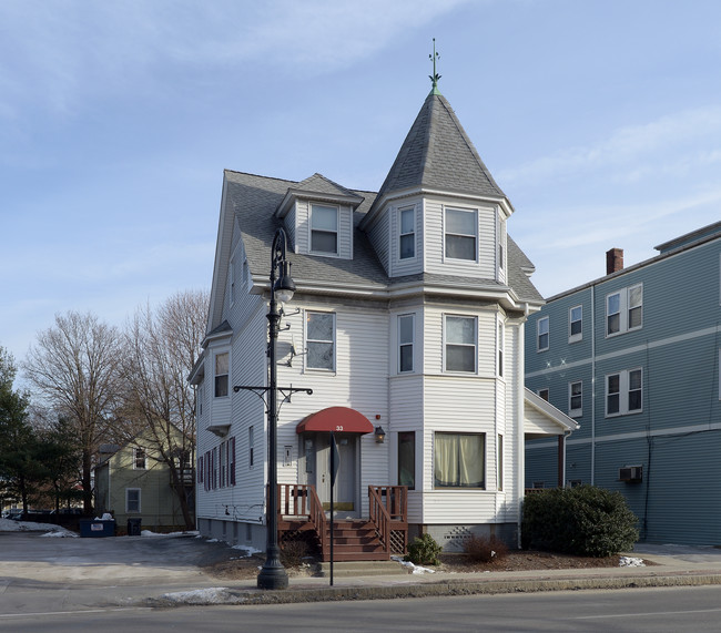 33 Pleasant St in Attleboro, MA - Foto de edificio - Building Photo