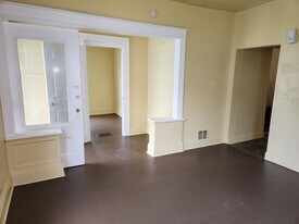 11 Renwood St in Rochester, NY - Building Photo