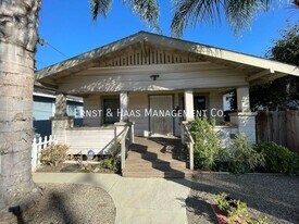 512 Almond Ave in Long Beach, CA - Building Photo