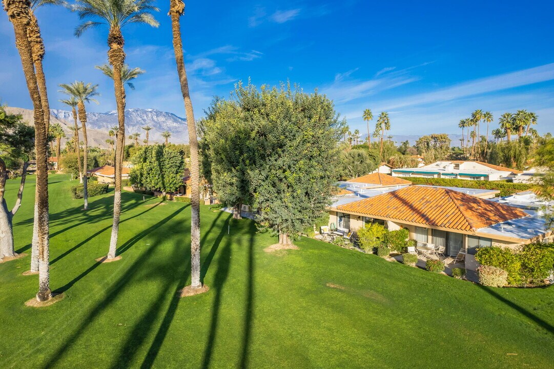 60 La Ronda Dr, Unit 60 La Ronda SUNRISE CC in Rancho Mirage, CA - Building Photo