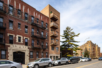 1552 Dahill Rd in Brooklyn, NY - Foto de edificio - Building Photo