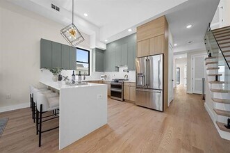 27 Graham St in Jersey City, NJ - Foto de edificio - Building Photo