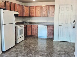 Fairway Manor Senior Rental Apartments 55+ in Patchogue, NY - Foto de edificio - Building Photo