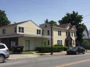 Vassar College Apartments in Poughkeepsie, NY - Building Photo - Building Photo