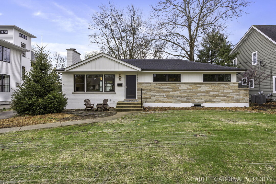 1526 E Forest Ave in Wheaton, IL - Building Photo