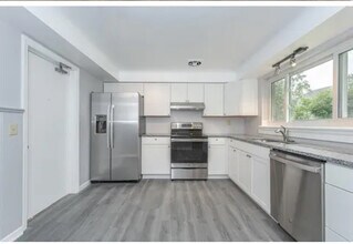 7240 Bobby Ln in Cincinnati, OH - Building Photo - Building Photo