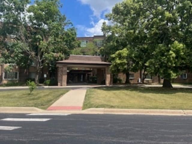 1375 Rebecca Dr in Hoffman Estates, IL - Building Photo - Building Photo