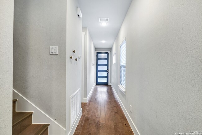 507 Elmhurst Ave in San Antonio, TX - Building Photo - Building Photo