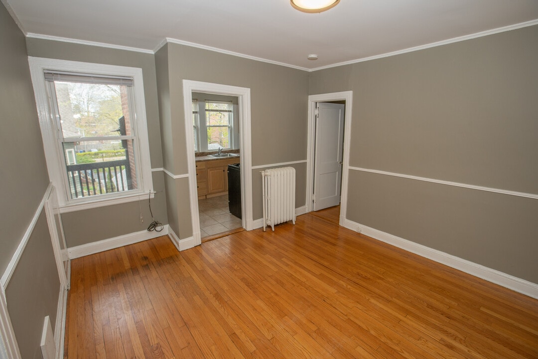 30 Whitney St in Hartford, CT - Building Photo