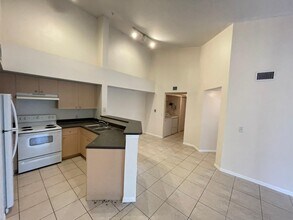 4211 San Marino Blvd in West Palm Beach, FL - Building Photo - Building Photo