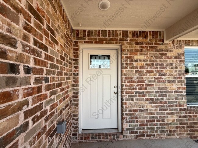 property at 2117 Bobwhite Ct