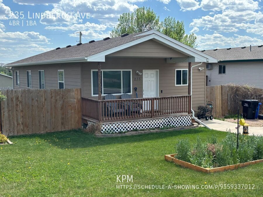235 Lindbergh Ave in Rapid City, SD - Building Photo